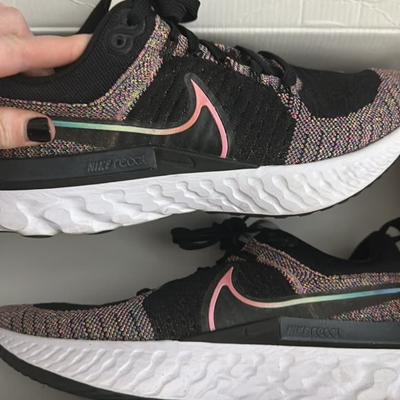 Women’s Nike React 2 Infinity Fly Knit Running Shoes - Picture 3 of 3